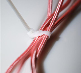 可鬆紮（zhā）帶